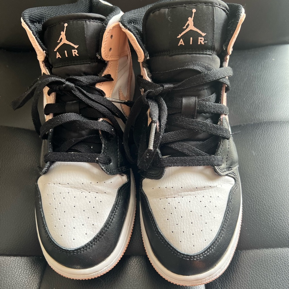 GS Air Jordan 1 Mid GS 'Crimson Tint'